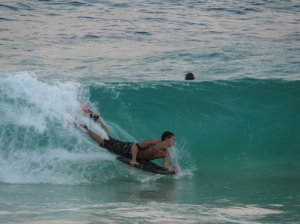 Surfista en Wawamalu Beach Park